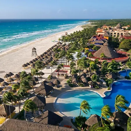 Iberostar Waves Quetzal Hotel